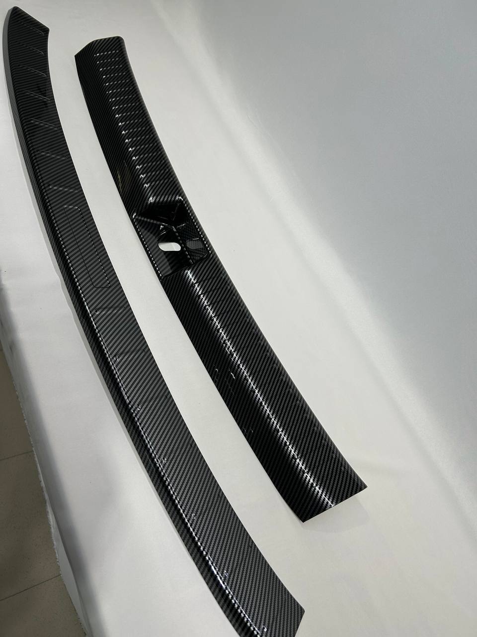BYD M6 REAR TRUNK GUARD (INNER & OUTER)