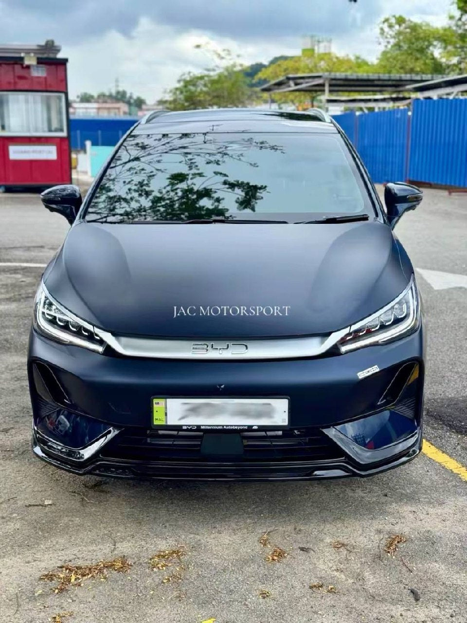 BYD M6 BODYKIT (WITH SPOILER)