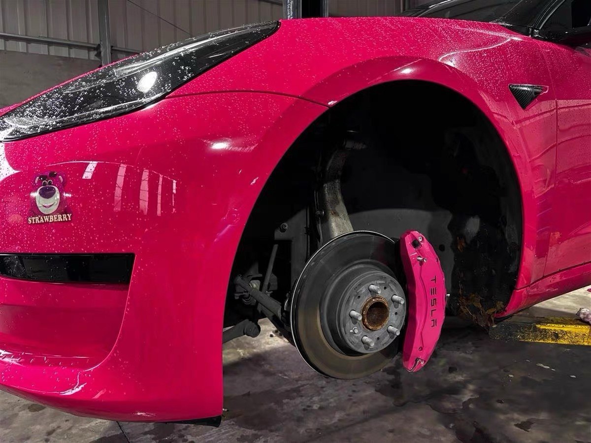 TESLA 3 HIGHLAND BRAKE CALIPER COVER
