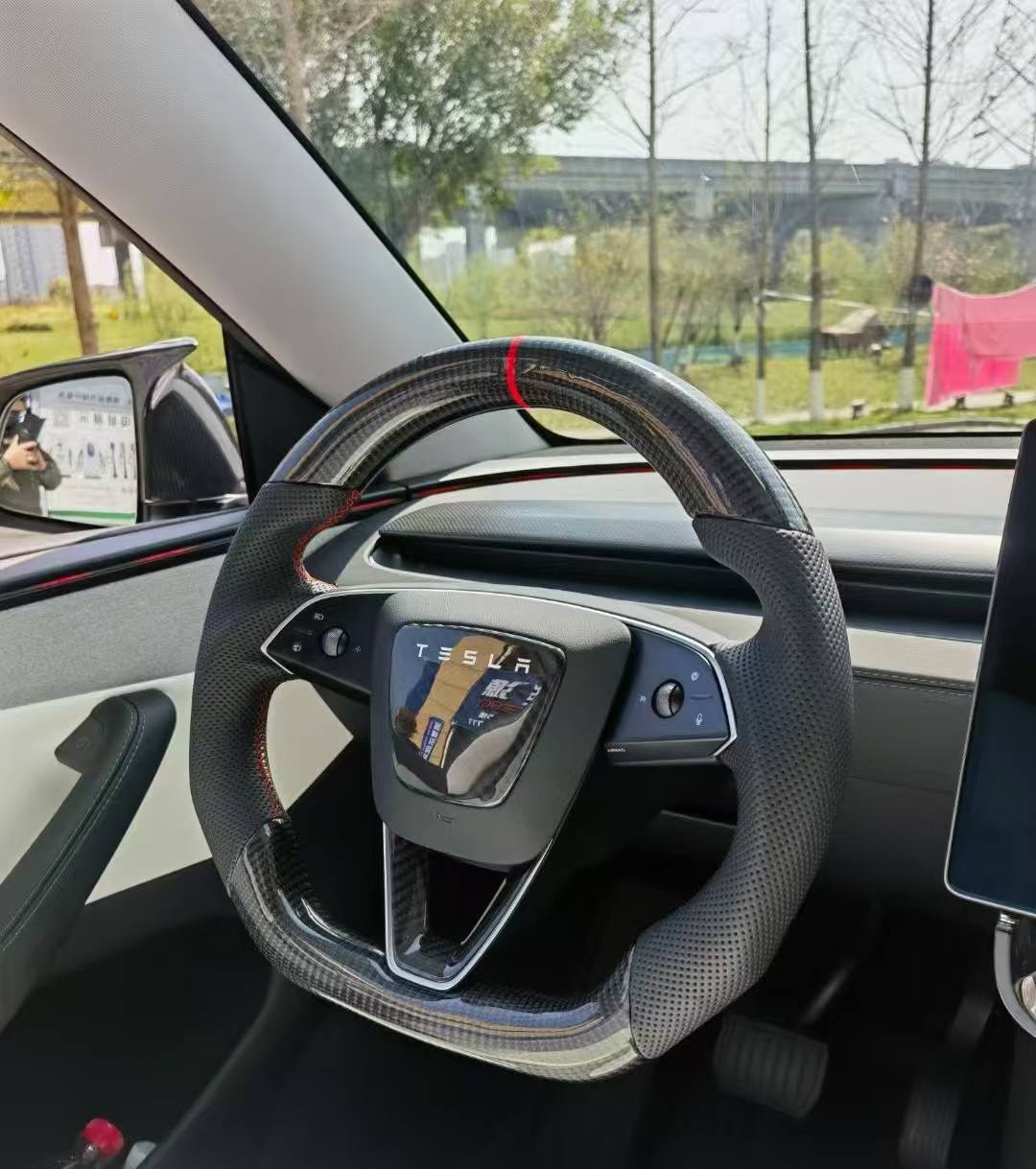 TESLA HIGHLAND CARBON FIBER STEERING (CUSTOMIZABLE)